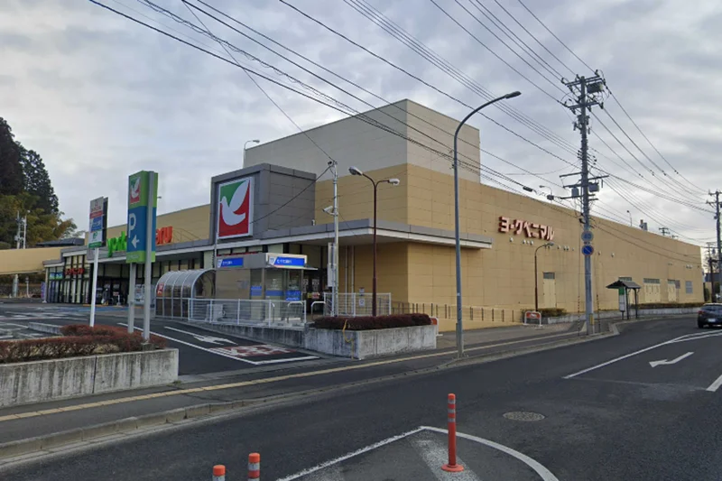 ヨークベニマル 荒巻店まで徒歩24分。