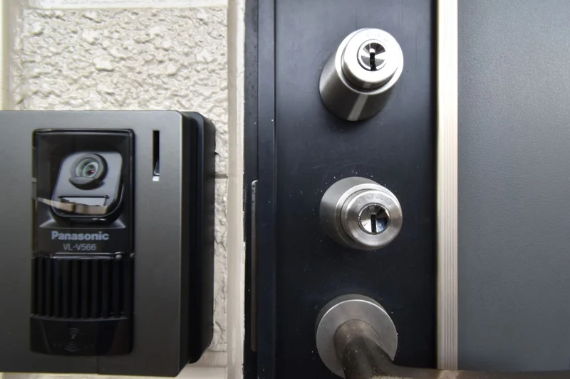 鍵はダブルロックにより　安心な防犯対策！