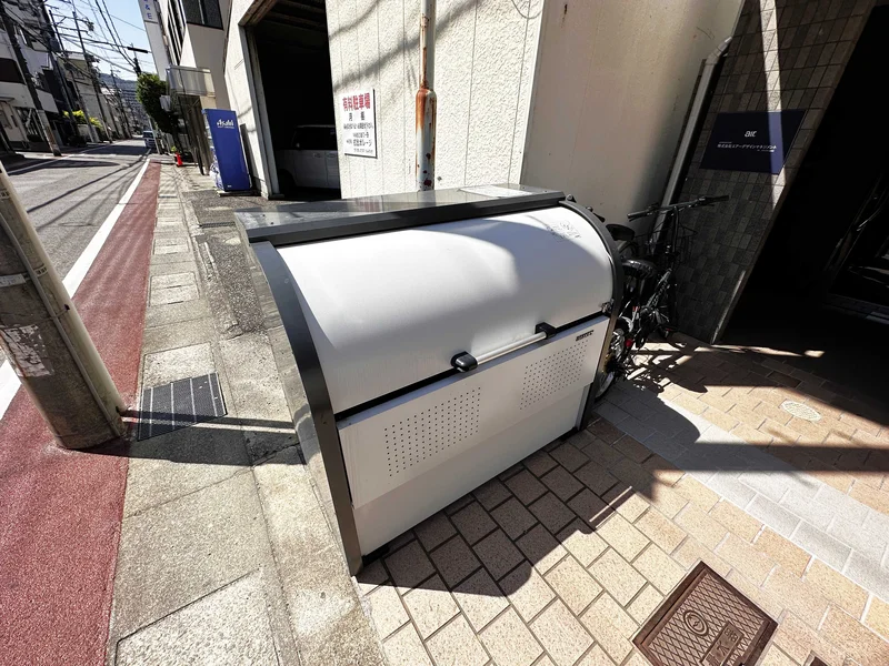 ゴミ捨て場は敷地内にございます♪