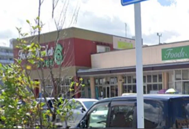 スーパーマーケット コープ ぜぜ店まで徒歩2分、160ｍ。