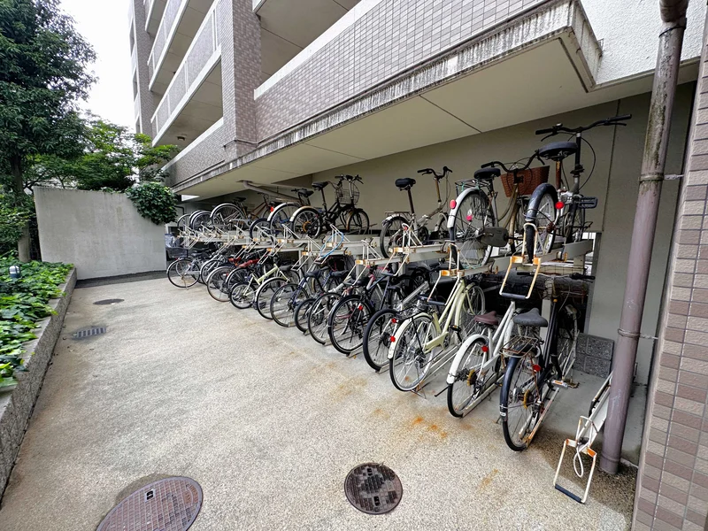 【駐輪場】三重県四日市市ウィークリーマンションでは、駐輪場も完備。また、三重県四日市市マンスリーマンションでは利便性が良い物件がおおいので出張や旅行に人気の物件です★