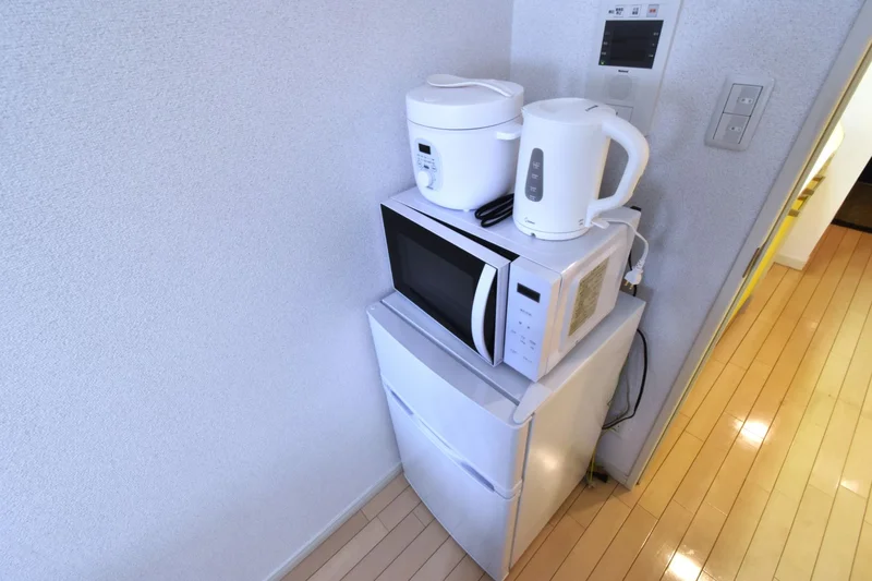 冷蔵庫・電子レンジ・電気ケトル・炊飯器など　一人暮らしに必要な家電など多種多様にご用意！
