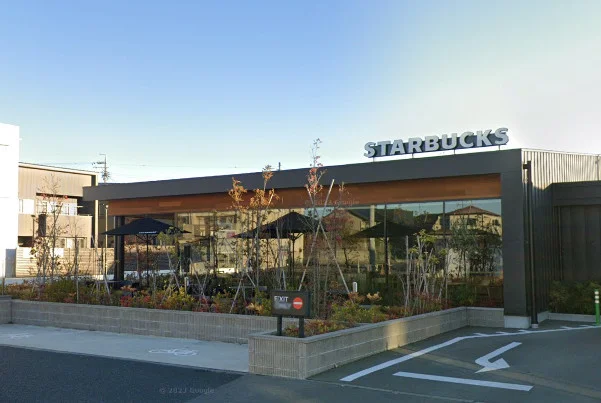 スターバックス コーヒー 豊川下長山店まで車で11分。