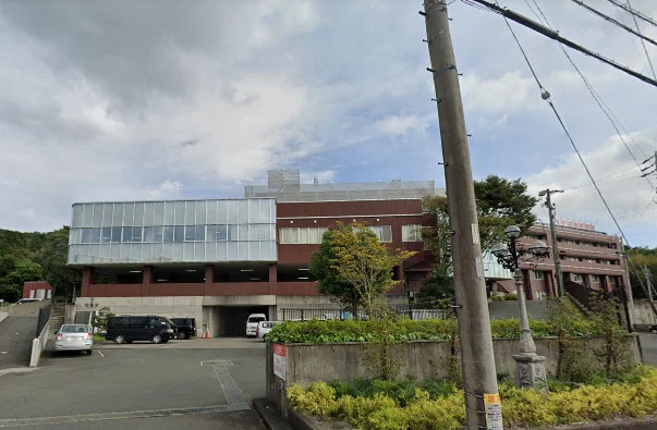 赤岩病院まで車で14分。