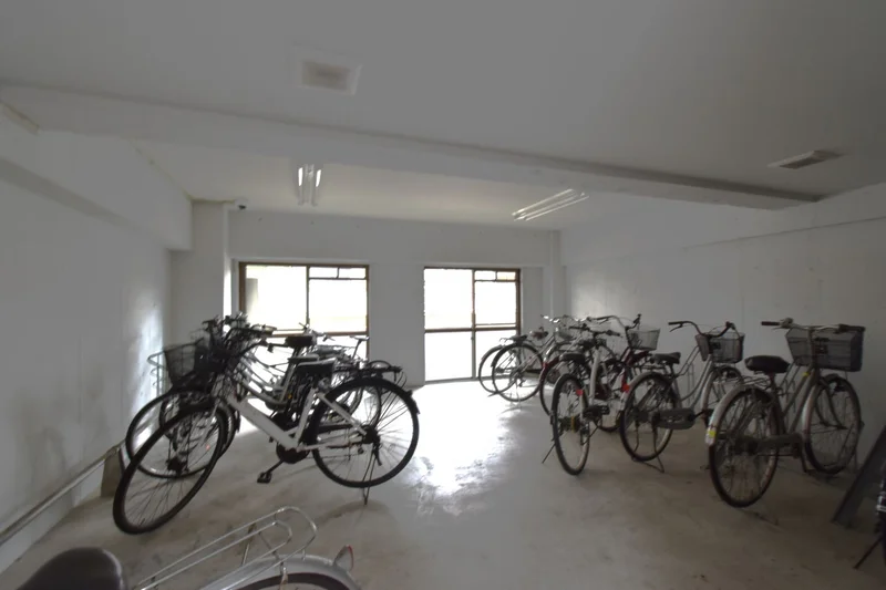 駐輪場　自転車も利用可！　近場へのお買い物や通勤の際などにとても便利！