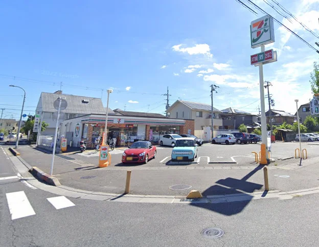 セブン-イレブン 草津平井町店まで徒歩4分、250m。