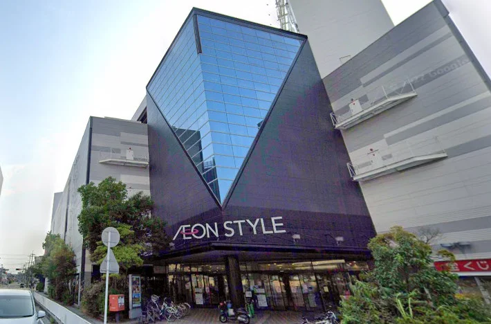 イオンスタイル大津京まで車で9分、2.3km。