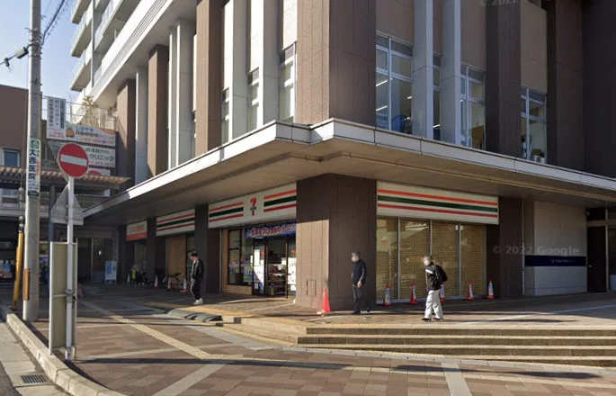 セブン-イレブン ＪＲ大津駅前店まで徒歩6分、400m。