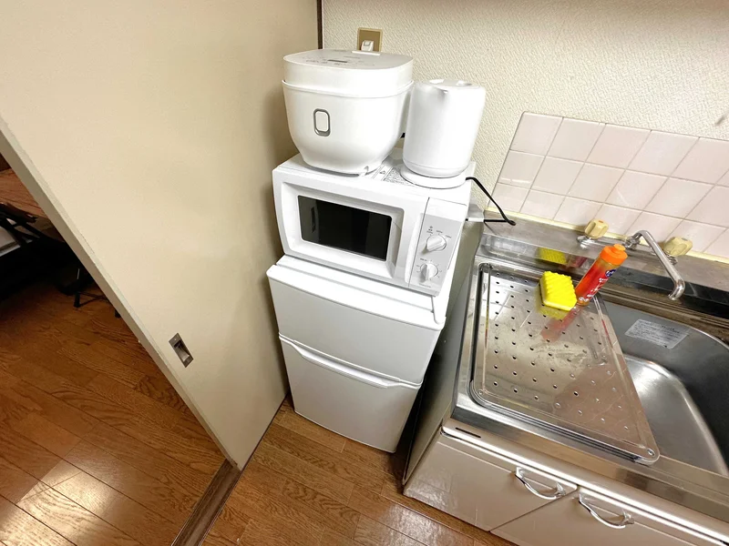 冷蔵庫も完備なので自炊や料理に最適♪長期の出張にお勧め★富山県高岡市ウィークリーマンションの人気物件♪【格安】