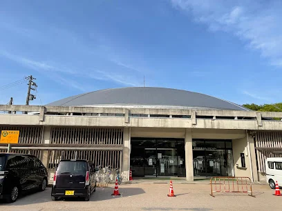 東洋通信スポーツセンター（高岡市民体育館）まで車で8分