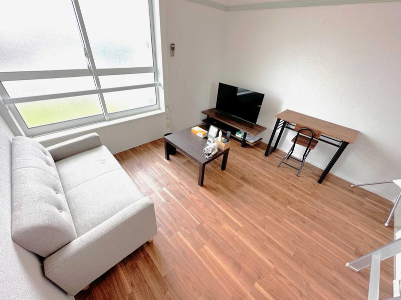 弊社の高岡(高岡市役所前)ウィークリーマンションおよび高岡(高岡市役所前)マンスリーマンションでは、ご利用いただく際に必要な家具や家電製品に加え、様々な備品を完備しております。これにより、ご利用当日から快適にお過ごしいただけるように配慮しております。