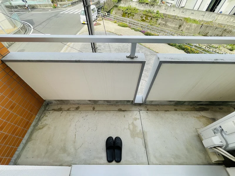 洗濯竿・スリッパ備え付☆入居中洗濯もできるので、コインランドリーに行かなくても大丈夫☆☆