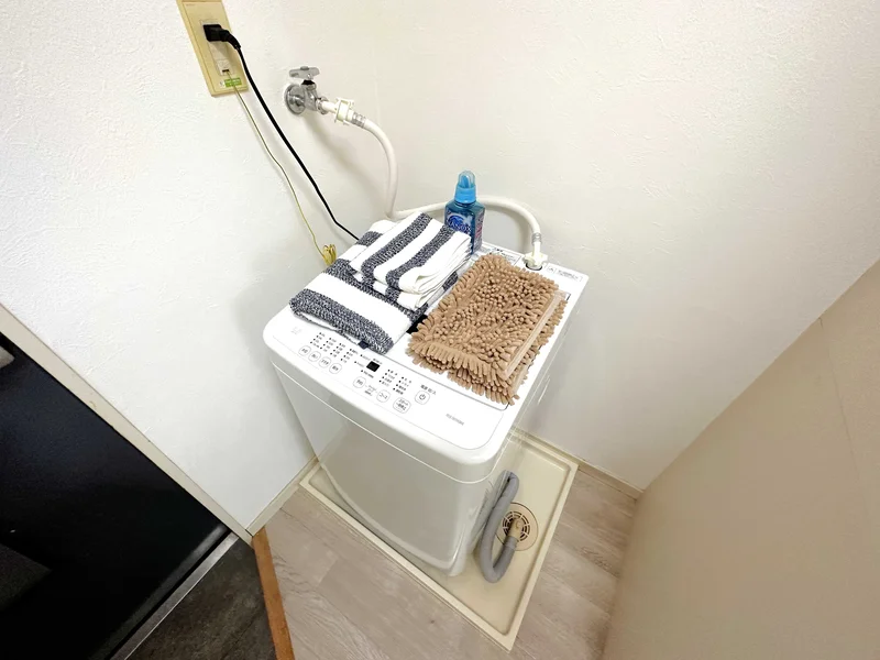 【洗濯機・タオル】ホテルと違い高岡駅前ウィークリーマンションでは洗濯が毎日できます。その分、着替えも少なく、手軽に利用できるをコンセプトに7日以上の生活に適したお部屋となってます♪