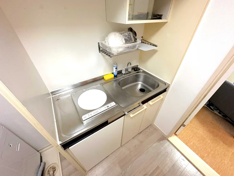 【キッチン画像】高岡駅前ウィークリーマンション♪冷蔵庫、電子レンジ、炊飯器、ケトル、調理器具や食器類もご用意しております(^^♪