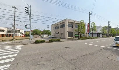 富山信用金庫 高岡支店まで徒歩4分