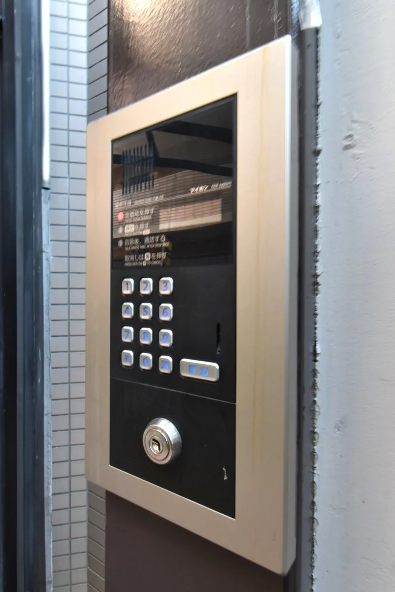 オートロック付きでセキュリティ採用！　女性にも安心の設備！
