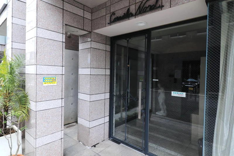 エントランス明るい空間！宅配BOXあり！