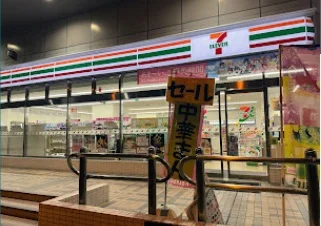 セブン-イレブン 高松瓦町駅東口店まで徒歩4分