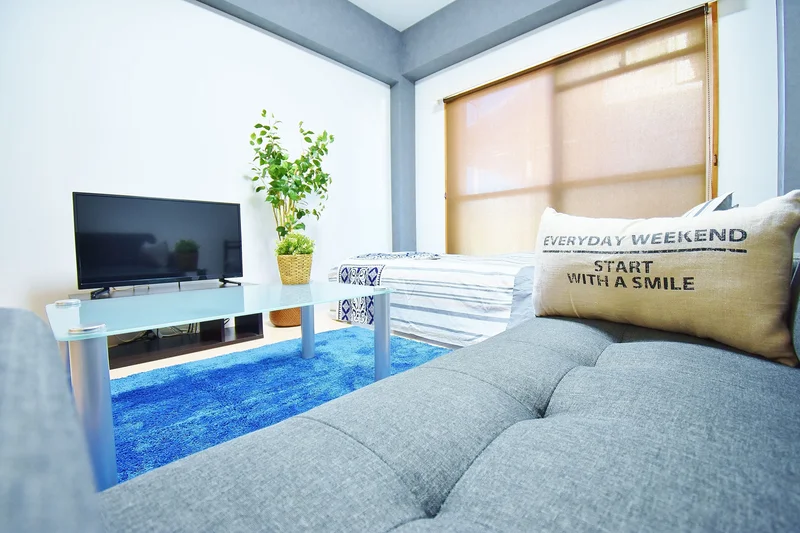 【イメージ】「荷物は一つだけ持ってきても、快適に生活できる」をモットーにした、高松駅前のウィークリーマンションの室内画像です。また、長期滞在のお客様向けに、高松駅前のマンスリーマンションプランもご用意しています。