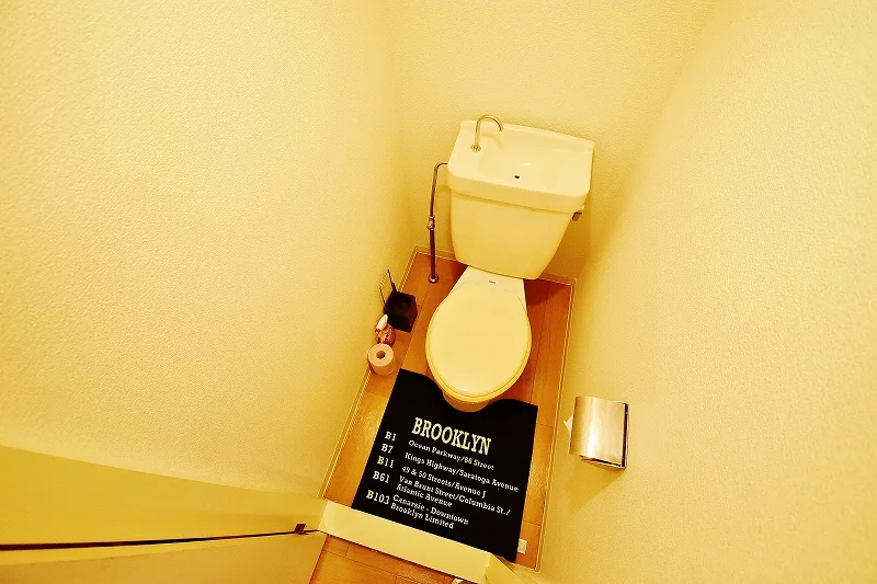 【トイレ画像】ウォシュレット付トイレです(*^^)v清掃道具もご用意しております☆彡富山魚津(吉島)ウィークリーマンションでは標準設備です♪