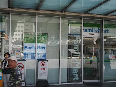 ファミリーマート 福井駅前店まで徒歩10分