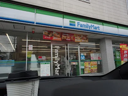 ファミリーマート 福井花月店まで徒歩4分