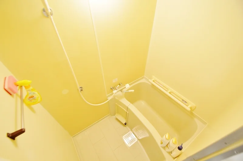 【福井大学医学部附属病院前(福井北ＩＣ)ウィークリーマンションバス画像イメージ】福井大学医学部附属病院前(福井北ＩＣ)マンスリーマンションでは、バスルームにも多数の備品を設置。シャンプー、トリートメント、ドライヤーは標準設備♪