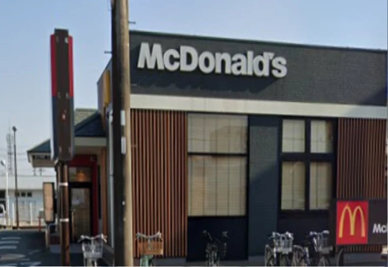 マクドナルド 松阪店　車で８分