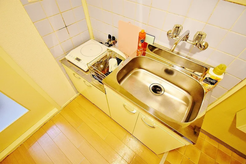 【イメージ】キッチンには冷蔵庫、ケトル、炊飯器、調理器具を完備。ホテルと違い自炊できるのでで長期ご利用のお客様でも安心ですね！松坂市(松坂駅前)ウィークリーマンションの強みです♪