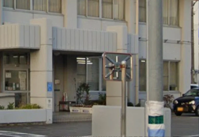 四日市市塩浜地区市民センター　徒歩７分