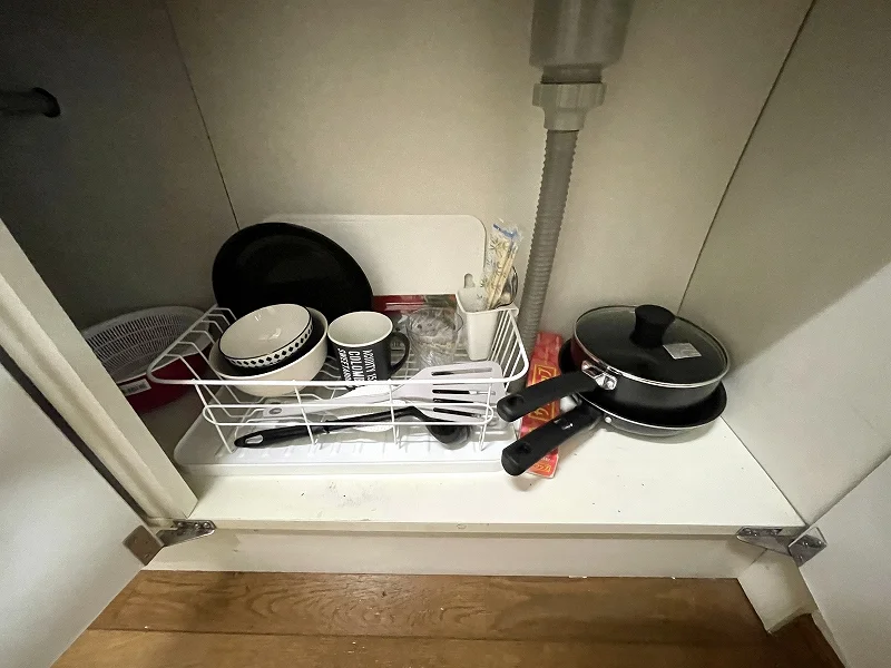 お箸、お鍋、包丁、お皿、ボウル、お玉、食器用洗剤、簡単な調理器具は各種取り揃えています♪滋賀大津駅前ウィークリーマンション・滋賀大津駅前マンスリーマンション♪