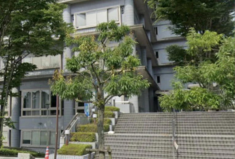 大津市役所　車で１１分