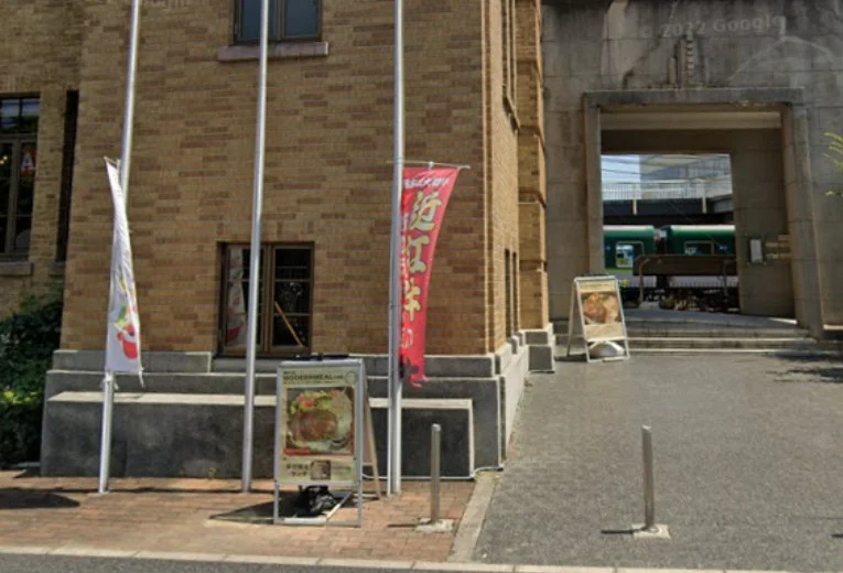 近江牛ステーキとがぶ飲みワイン ニクバルモダンミール 大津店　徒歩１２分