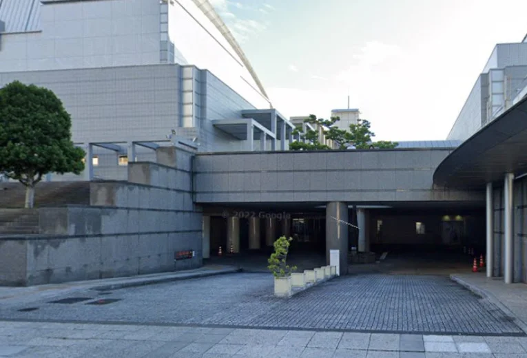 滋賀県立芸術劇場 びわ湖ホール　徒歩９分