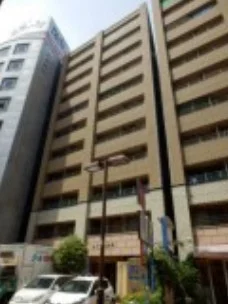 写真はお部屋のイメージです。ラグなどの室内装飾はございません。