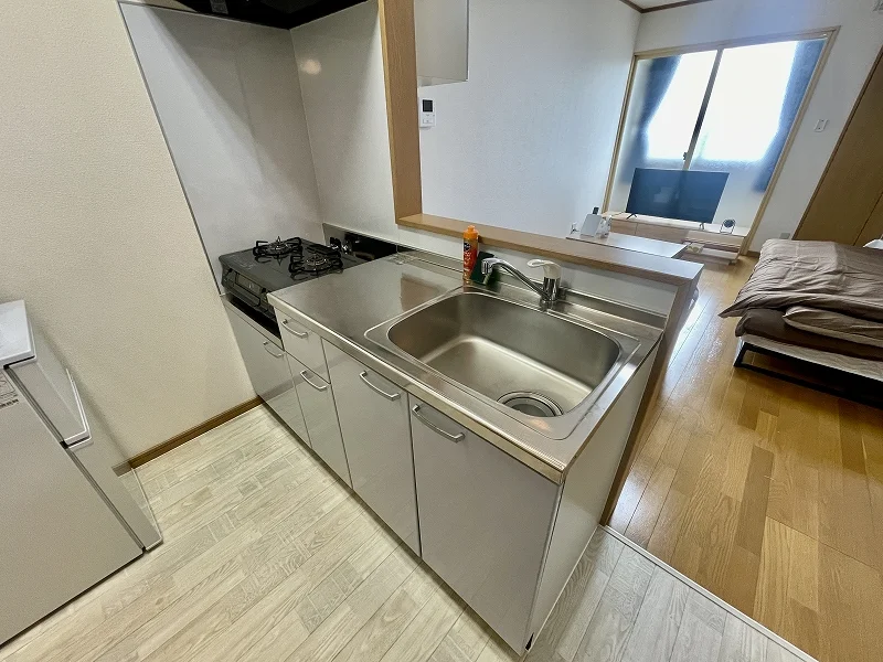【キッチン画像】富山ＩＣ(富山村田製作所)ウィークリーマンション♪冷蔵庫、電子レンジ、炊飯器、ケトル、調理器具や食器類もご用意しております(^^♪