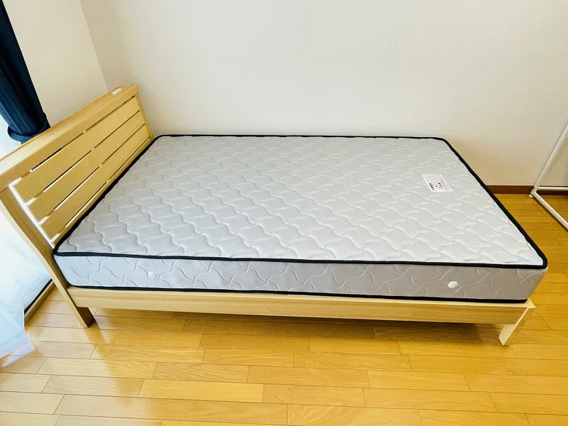 セミダブルのベッドになります★