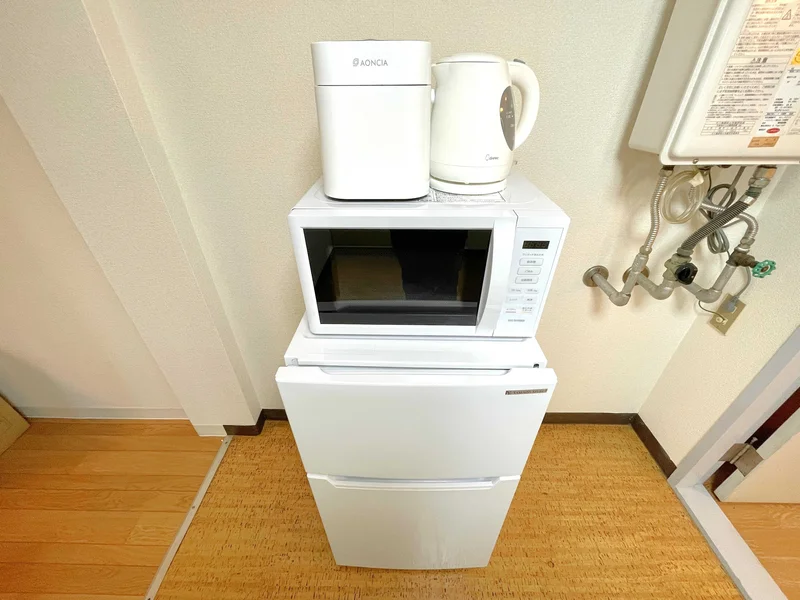 冷蔵庫・電子レンジ・炊飯器・ケトルを常備設置しております(^^)/