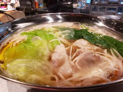 芋つる 本店まで徒歩3分