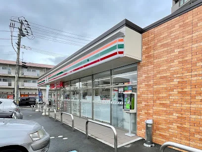 セブン-イレブン 石巻駅南店まで徒歩４分