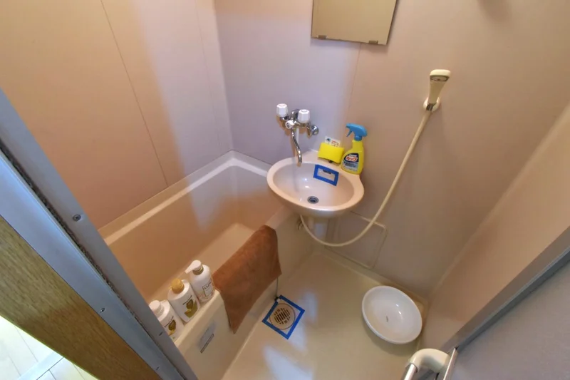 シャンプーやコンディショナーボディーソープ・お風呂洗剤・スポンジ　長期滞在向けに備品をご用意！