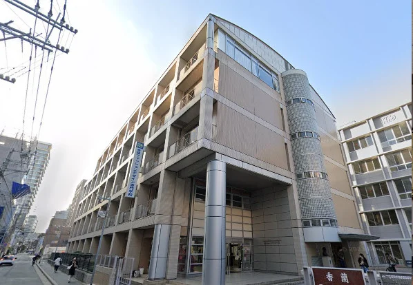 香蘭ファッションデザイン専門学校　徒歩2分