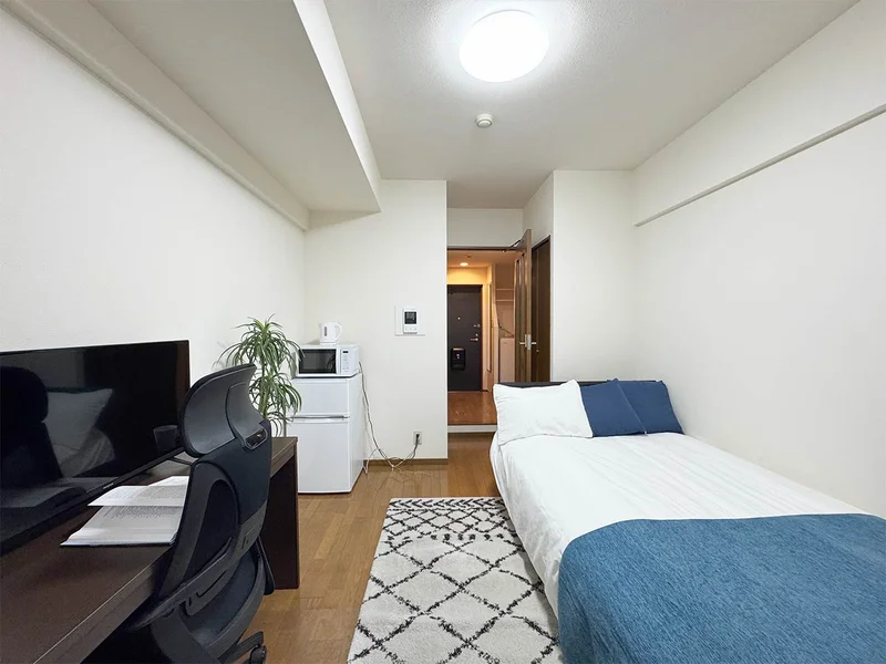 写真はお部屋のイメージです。ラグなどの室内装飾はございません。