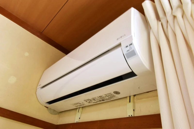 エアコン冷暖房付き！夏場・冬場共に快適にお過ごしいただけます。