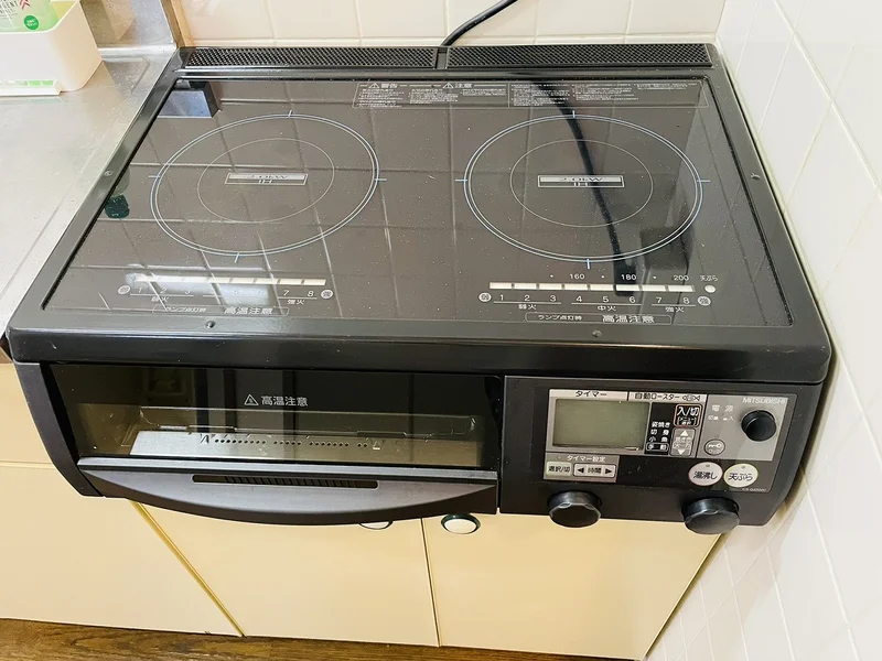 ２口ＩＨコンロ付♪スーパーで食材を買ってきたらすぐにお料理に取り掛かれます！