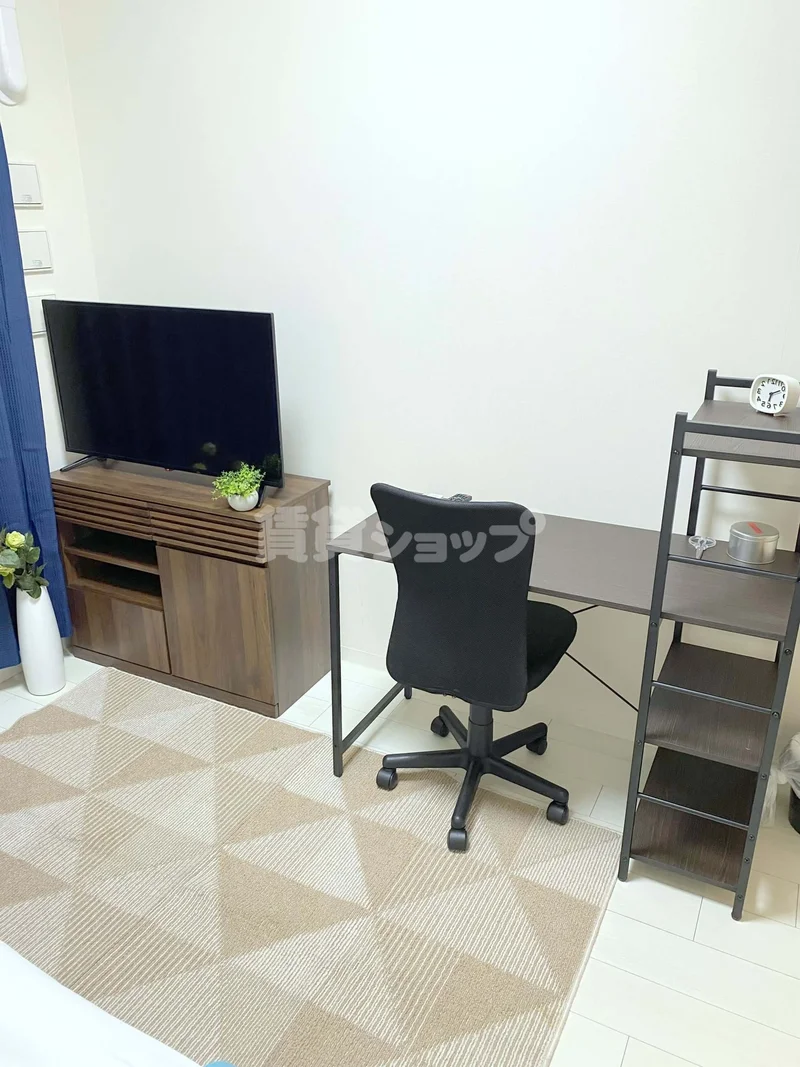 十分なスペース♪デスク・チェアでお仕事もOK♪