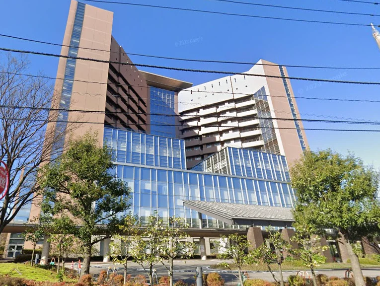 福井県立病院まで徒歩12分、900m。