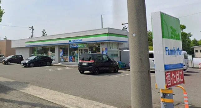 ファミリーマート 福井北四ツ居店まで徒歩4分、400m。