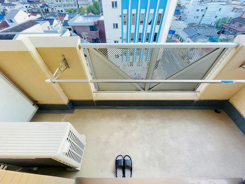 洗濯竿・スリッパ備え付☆入居中洗濯もできるので、コインランドリーに行かなくても大丈夫☆☆