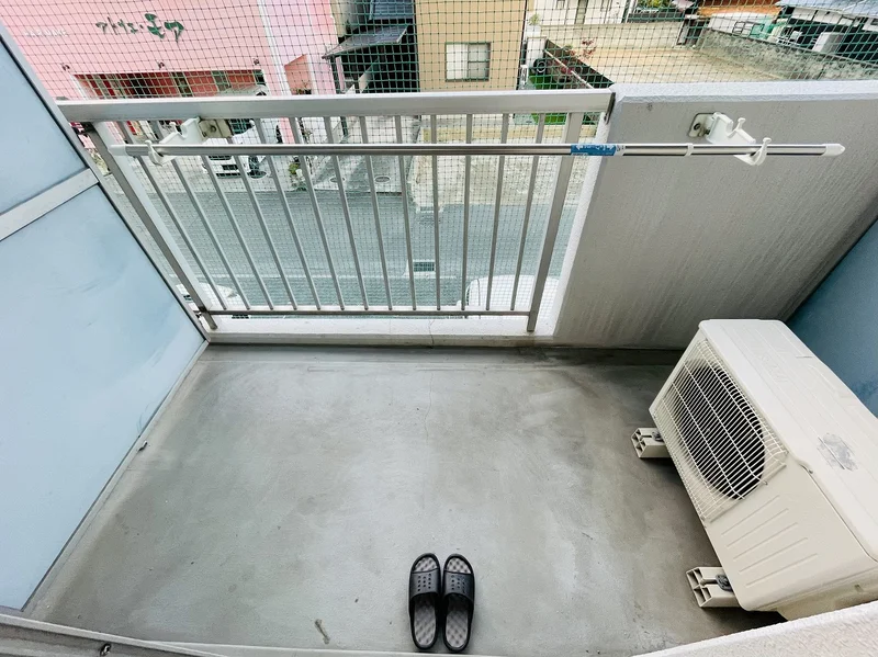 洗濯竿・スリッパ備え付☆入居中洗濯もできるので、コインランドリーに行かなくても大丈夫☆☆